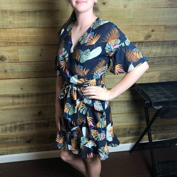 Entro, tropical pattern dress, EUC - Picture 2 of 12